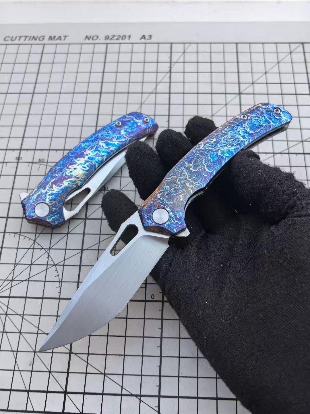 M390 steel 60HRC lightning pattern titanium alloy handle folding knife with satin finish - Image 9